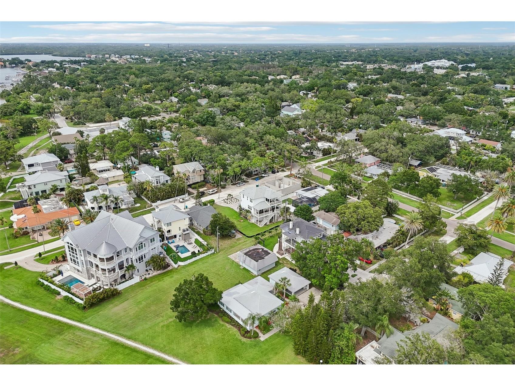 610 Indiana Avenue Crystal Beach FL 34681 TB8516703 image9