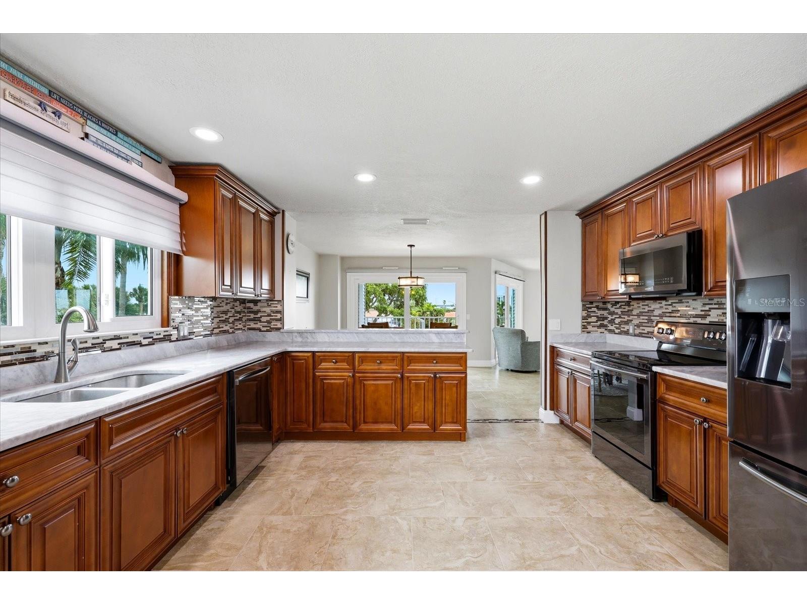 610 Island Way #201 Clearwater Beach FL 33767 TB8519458 image4