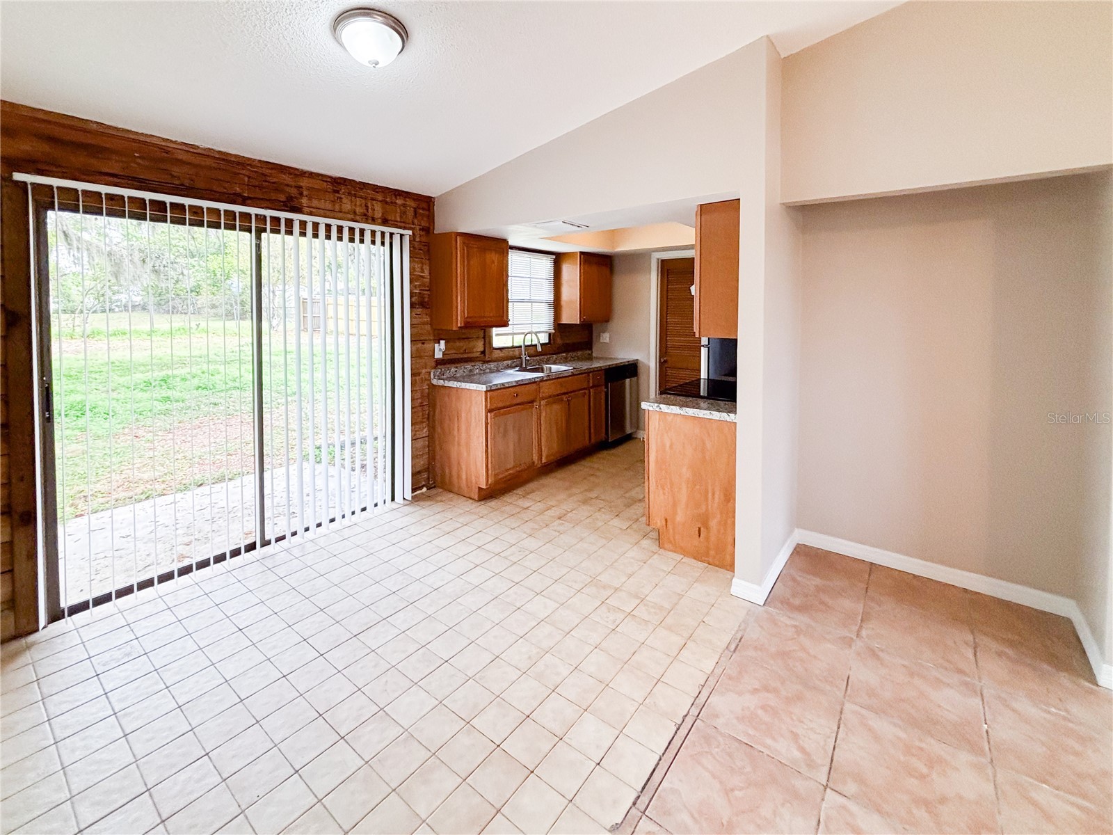 610 King Henry Court Seffner FL 33584 TB8508787 image3