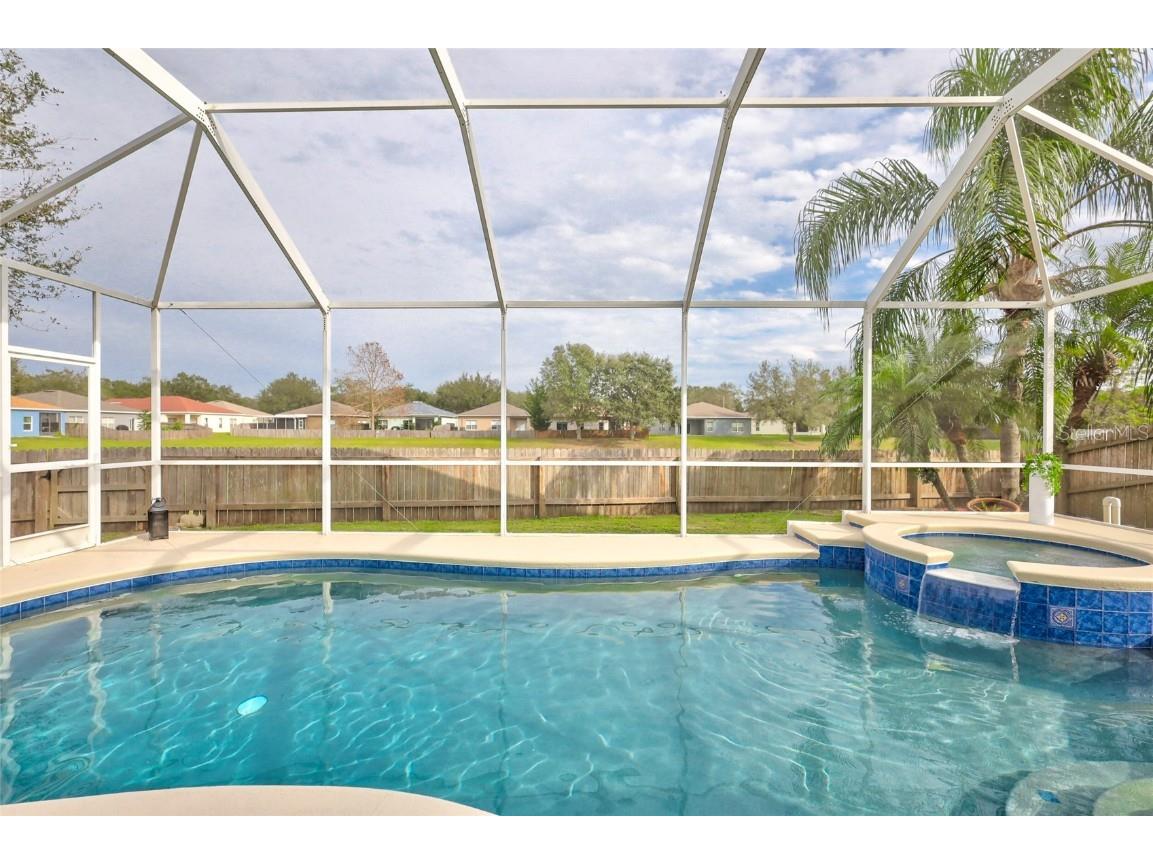 610 Maple Pointe Drive Seffner FL 33584 S5078869 image1