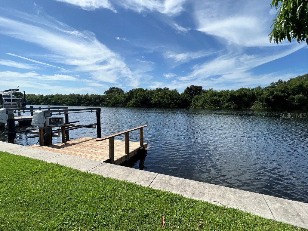 610 Mount Oak Avenue NE #734 Saint Petersburg FL 33702 - TAMPA BAY U8173273 image1