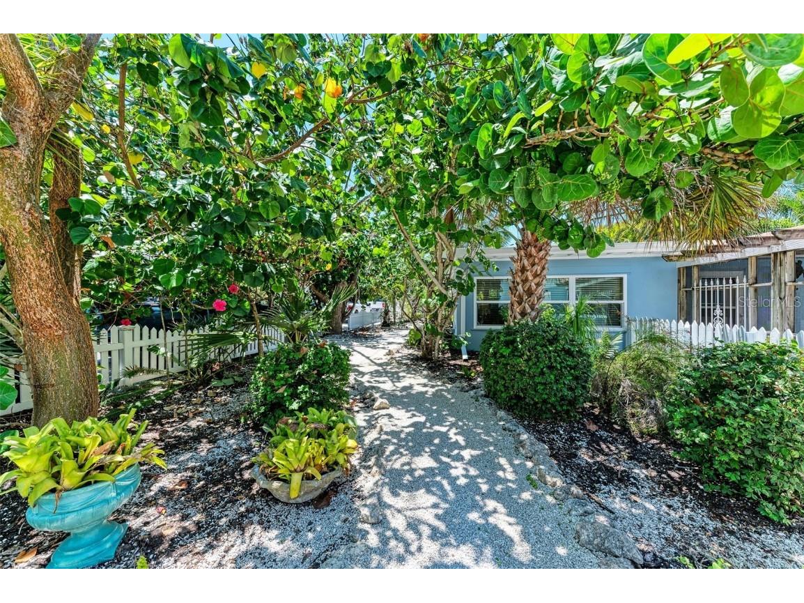 610 N Bay Boulevard Anna Maria FL 34216 A4588247 image1