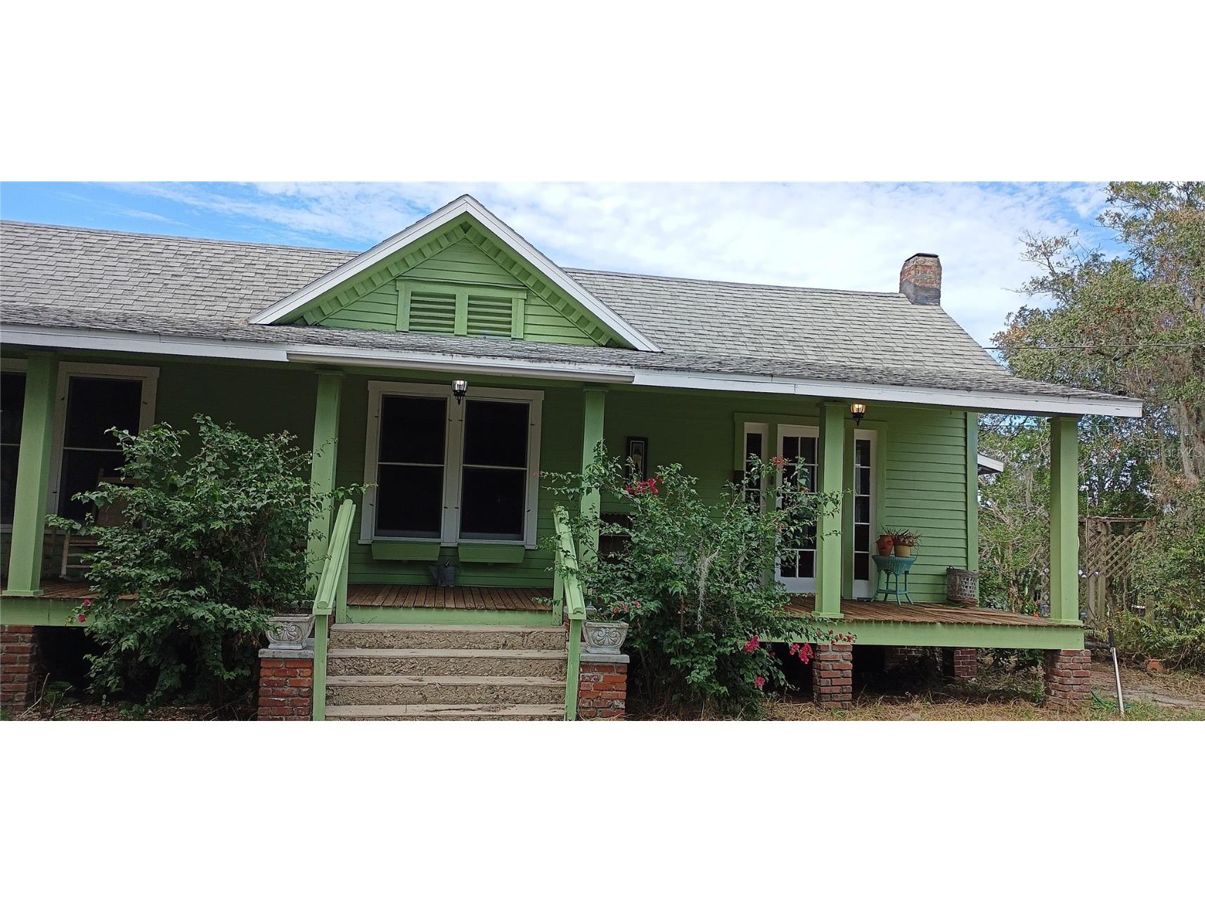 610 Poulos Lane Tarpon Springs FL 34689 U8217954 image1