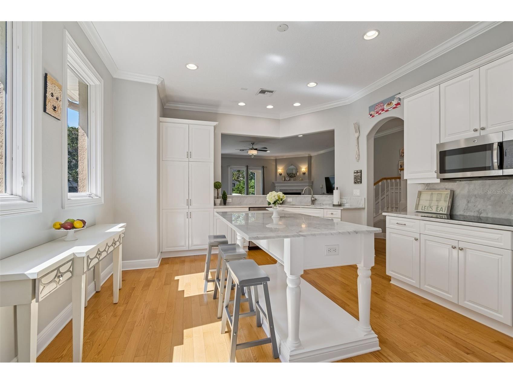 610 Saxony Boulevard Saint Petersburg FL 33716 TB8479483 image2