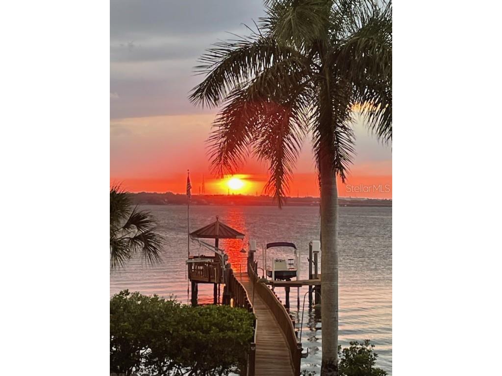 610 Shore Drive E Oldsmar FL 34677 - OLD TAMPA BAY TB8367039 image1