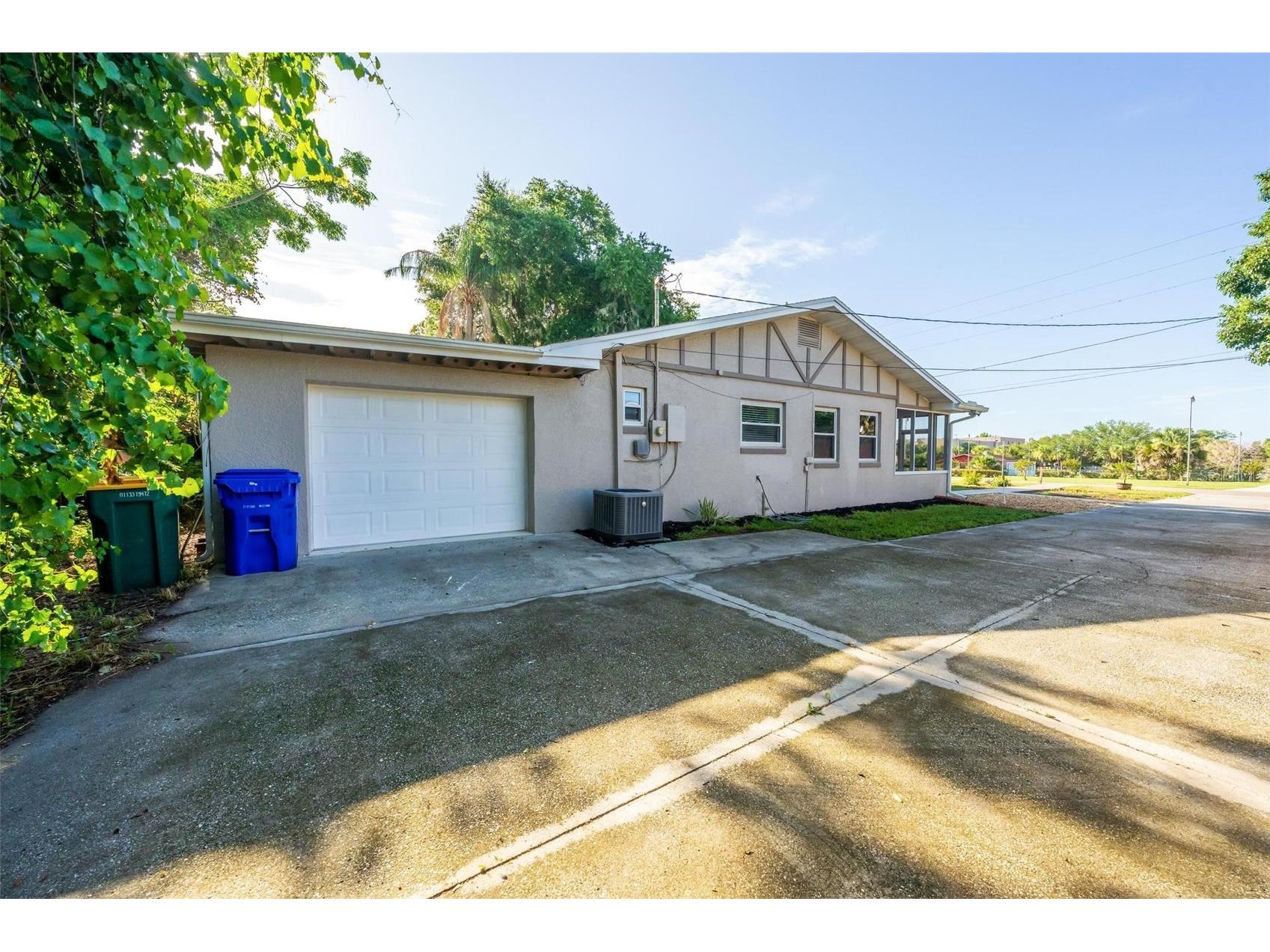 610 W Maud Street Tavares FL 32778 G5114475 image2