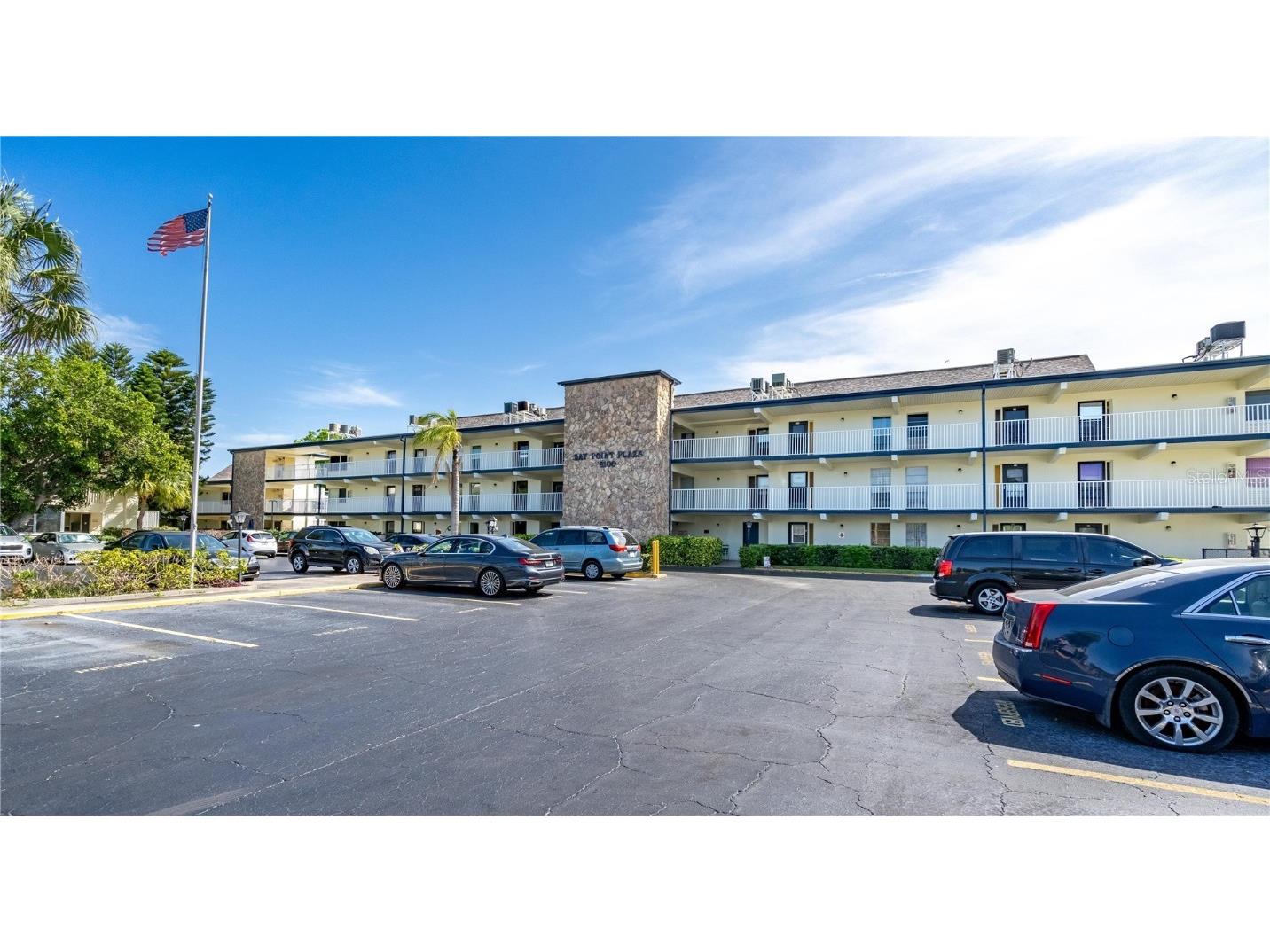 6100 12th Street S #114 Saint Petersburg FL 33705 U8236636 image1