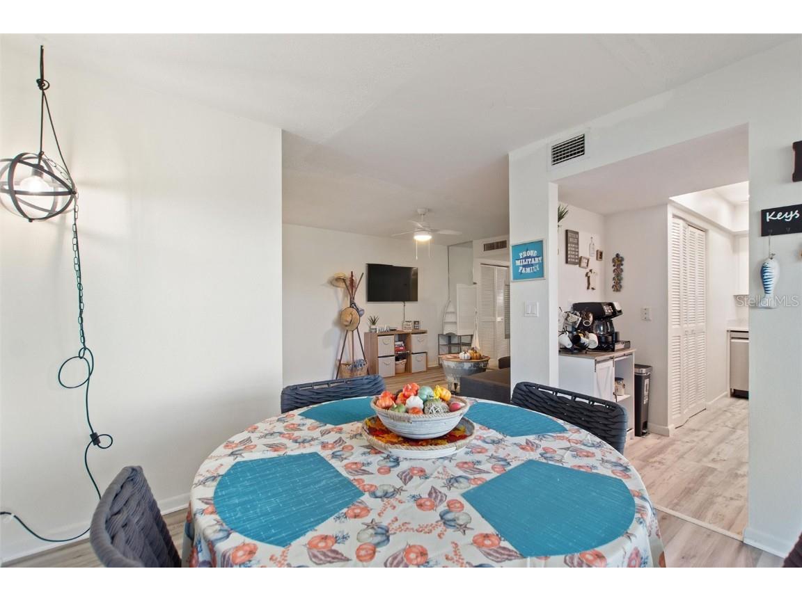 6100 12th Street S #221 Saint Petersburg FL 33705 TB8429936 image18