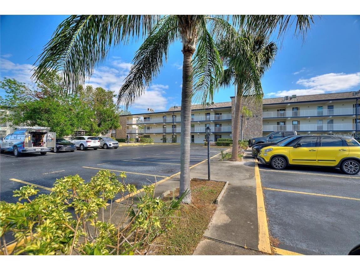 6100 12th Street S #221 Saint Petersburg FL 33705 TB8429936 image2