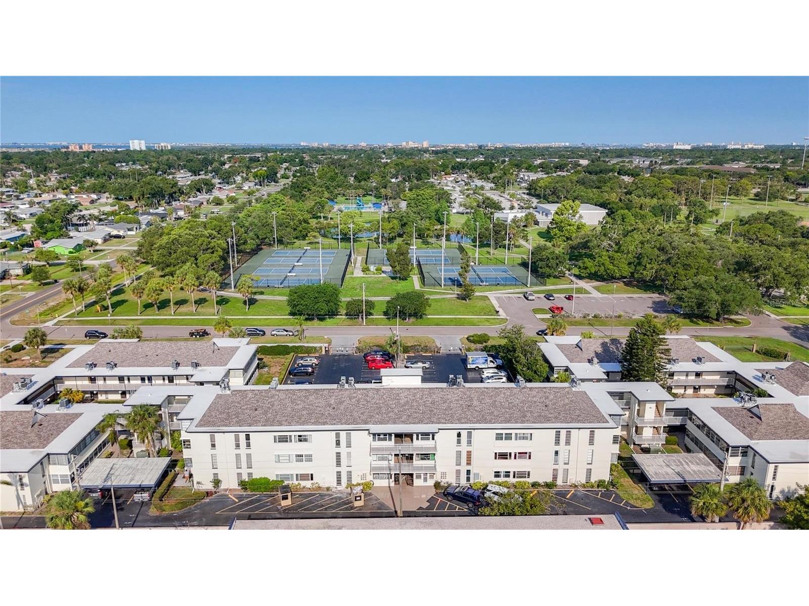 6100 12th Street S #313 Saint Petersburg FL 33705 TB8473183 image43