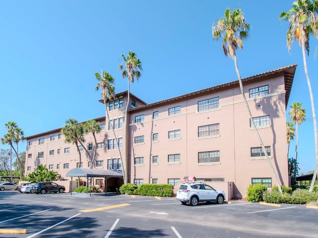 6100 Gulfport Boulevard S #305 Gulfport FL 33707 U8245175 image1