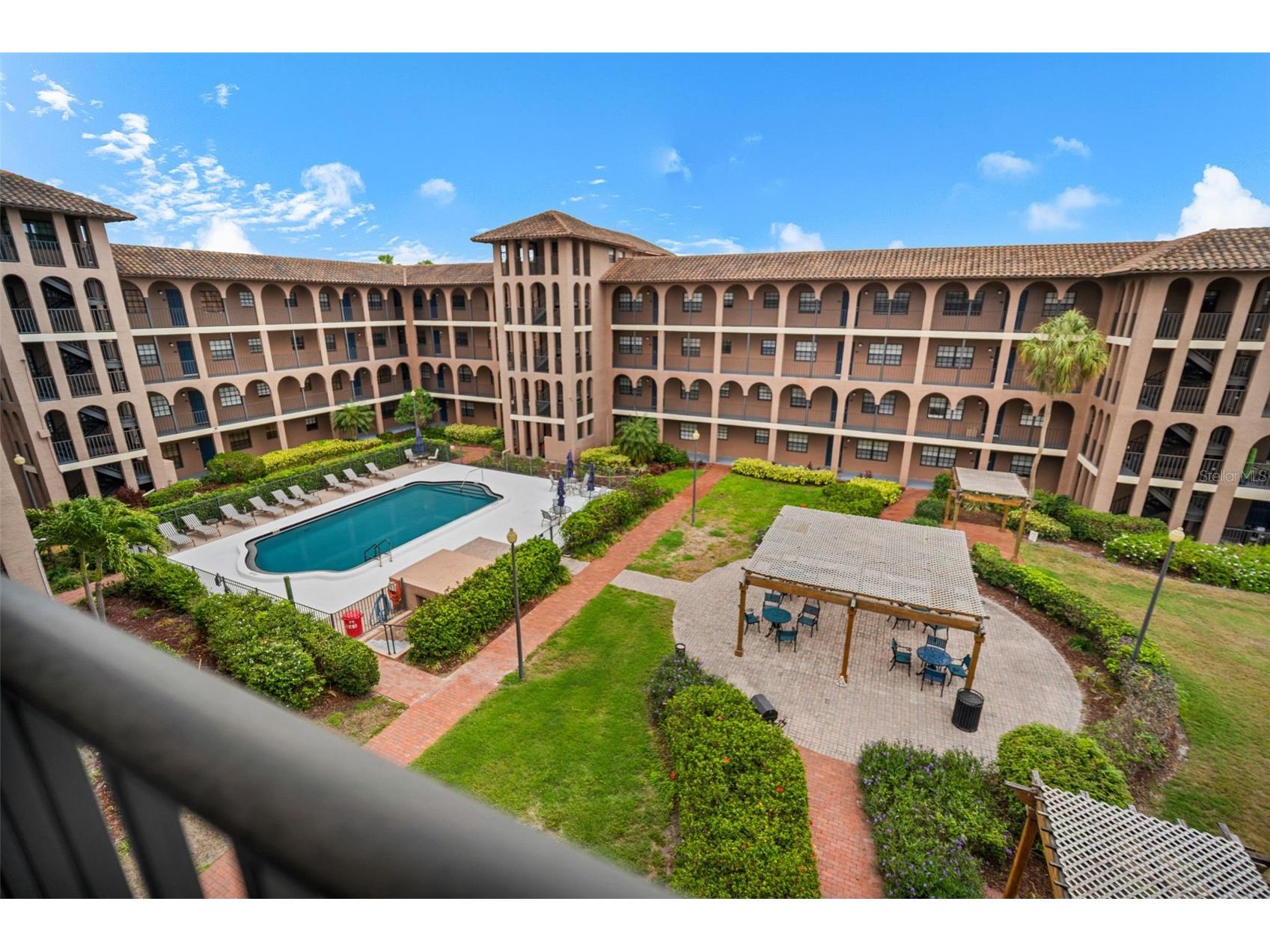 6100 Gulfport Boulevard S #402 Gulfport FL 33707 GC540312 image1