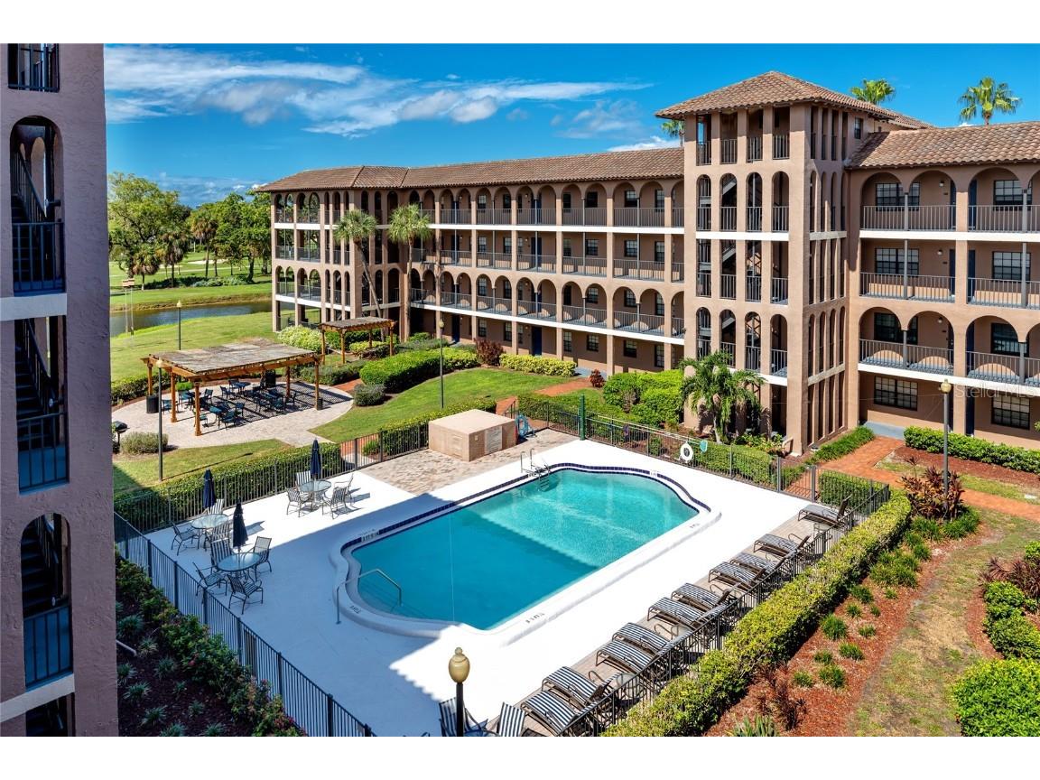 6100 Gulfport Boulevard S #403 Gulfport FL 33707 U8242398 image1