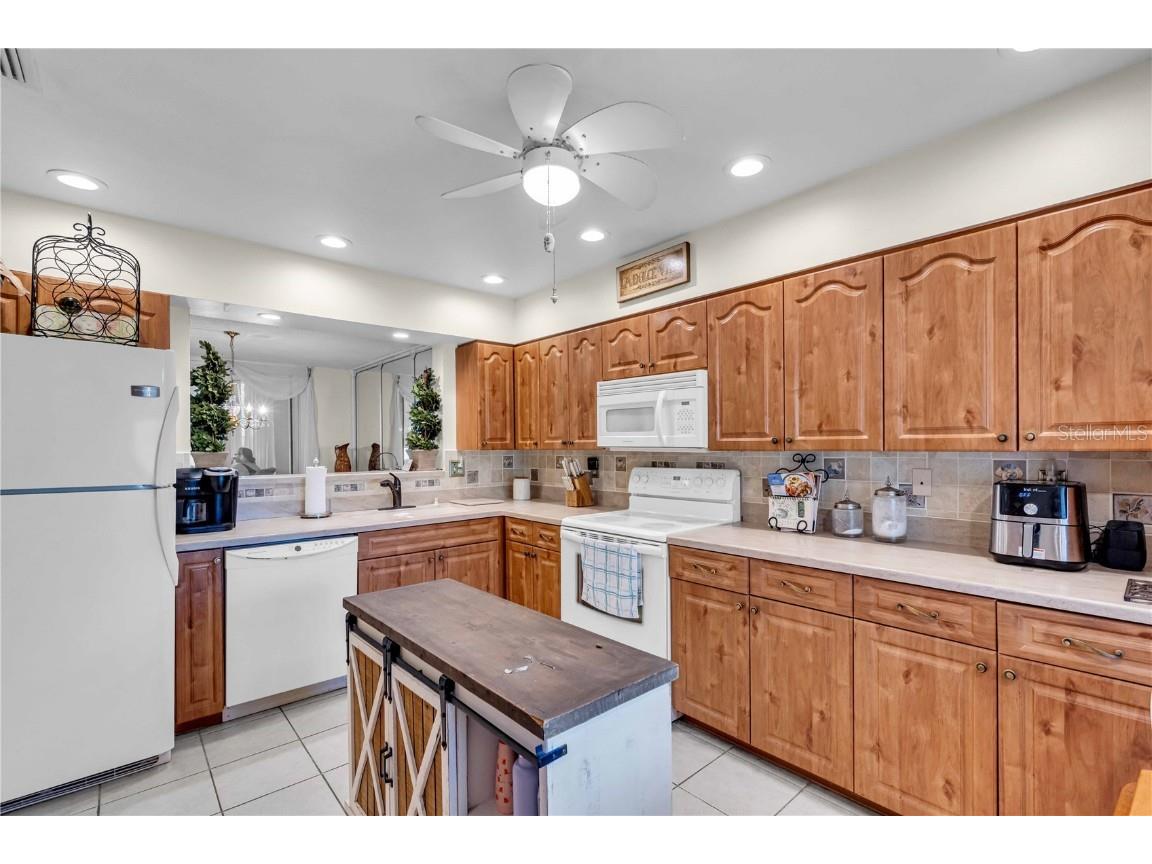 6101 34th St W #27C Bradenton FL 34210 A4667277 image9