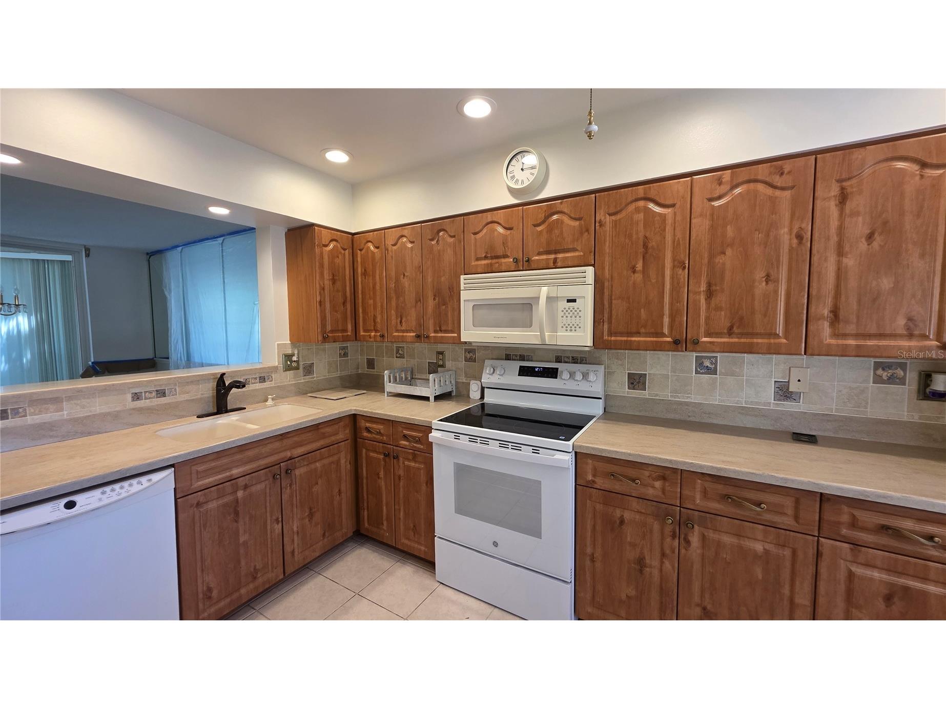 6101 34th St W #27C Bradenton FL 34210 A4687592 image5