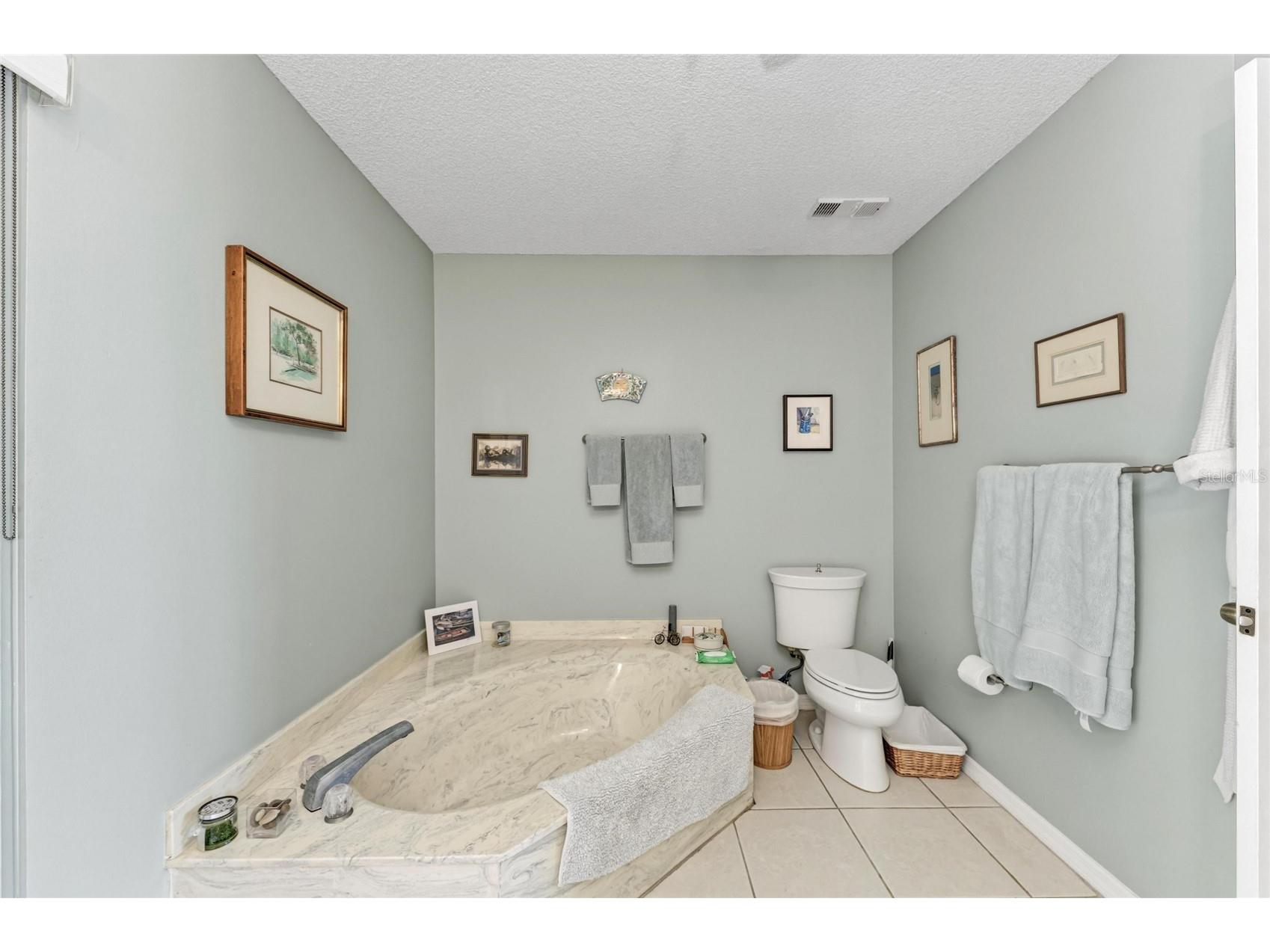 6101 34th Street W #11G Bradenton FL 34210 A4684403 image16
