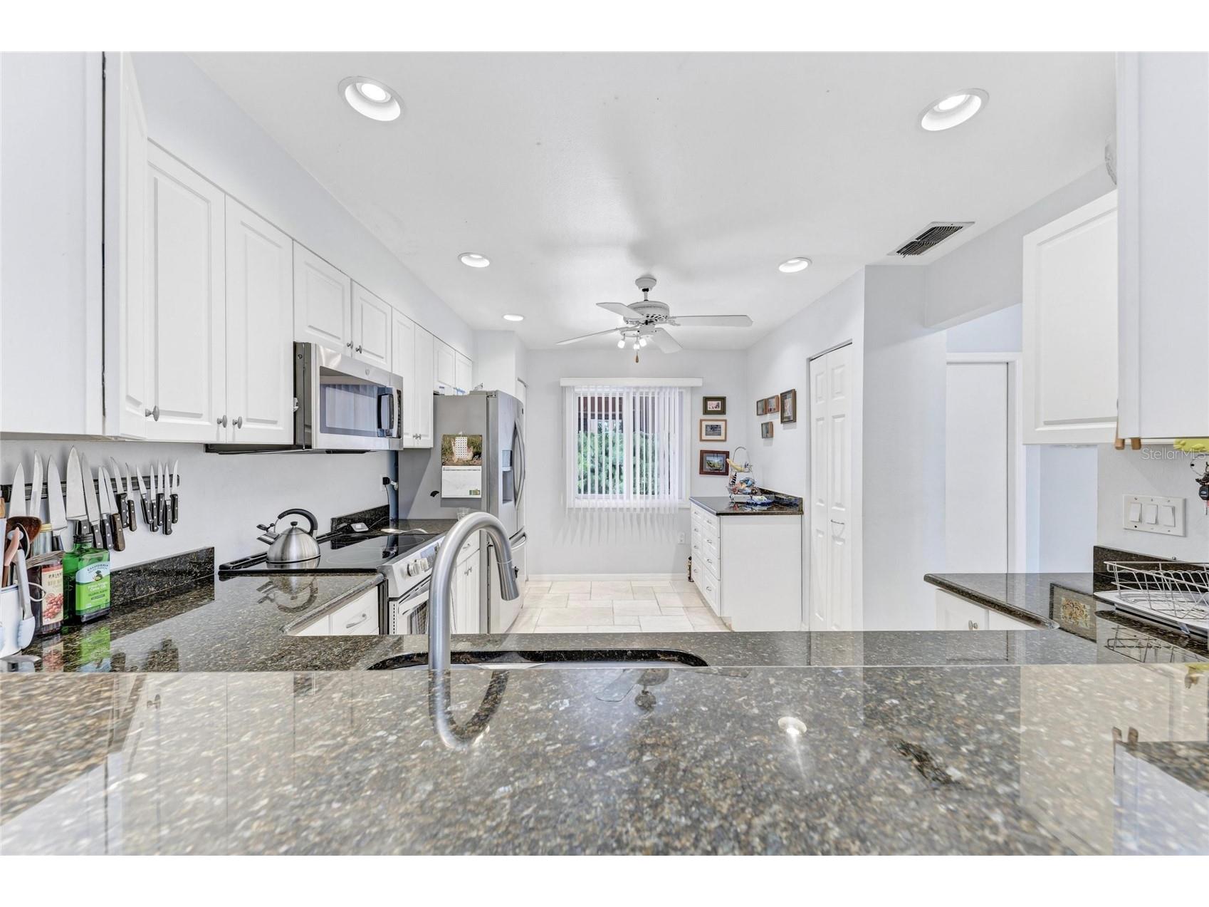 6101 34th Street W #11G Bradenton FL 34210 A4684403 image6