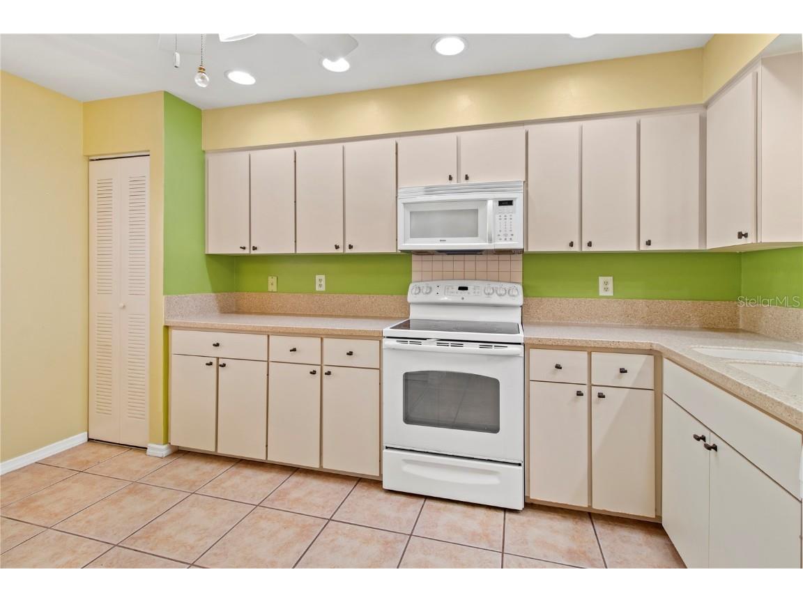 6101 34th Street W #14B Bradenton FL 34210 A4672421 image8