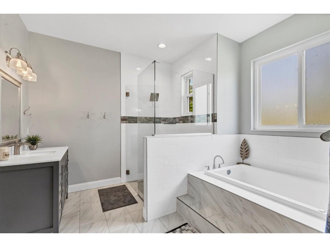 6102 9th Avenue Cir Ne Bradenton FL 34212 A4652042 image26