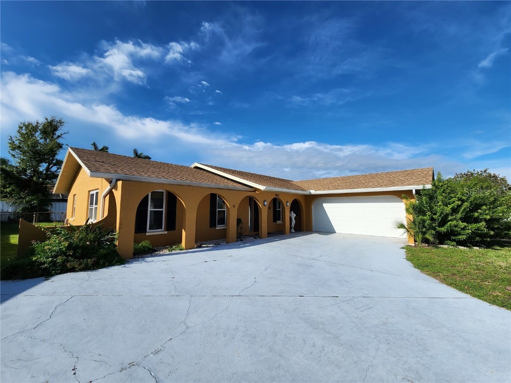 6103 11th Avenue W Bradenton FL 34209 A4583204 image1