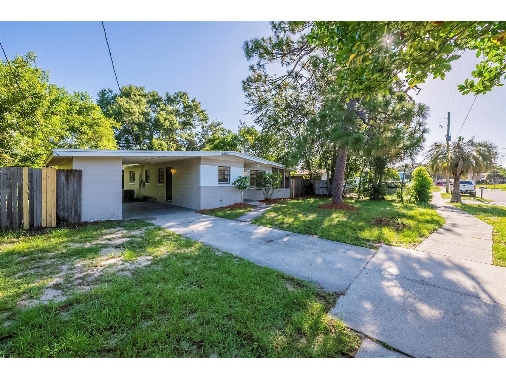 6103 Bolling Drive Orlando FL 32808 O6327797 image1