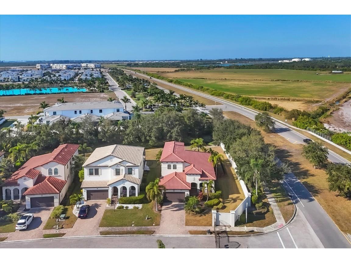 6104 Champions Row Street Bradenton FL 34210 TB8443021 image2