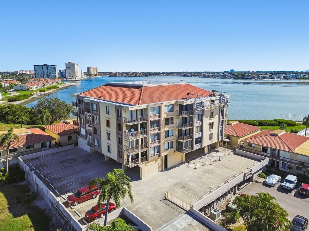 6104 Palma Del Mar Boulevard S #402 Saint Petersburg FL 33715 - BOCA CIEGA BAY TB8448673 image1