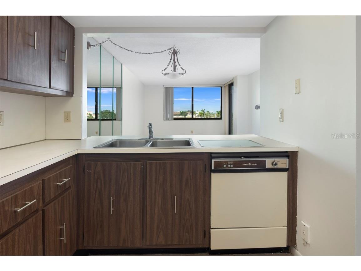 6104 Palma Del Mar Boulevard S #405 Saint Petersburg FL 33715 TB8452047 image2