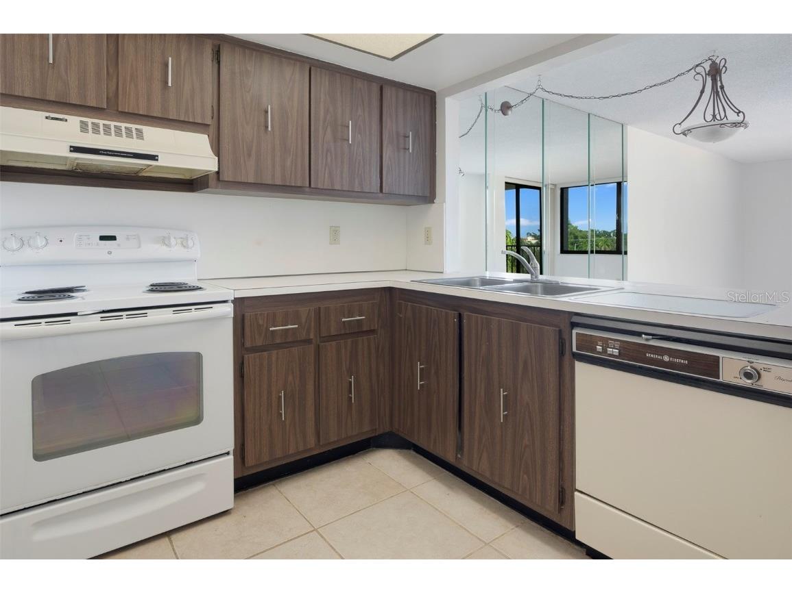 6104 Palma Del Mar Boulevard S #405 Saint Petersburg FL 33715 TB8452047 image3