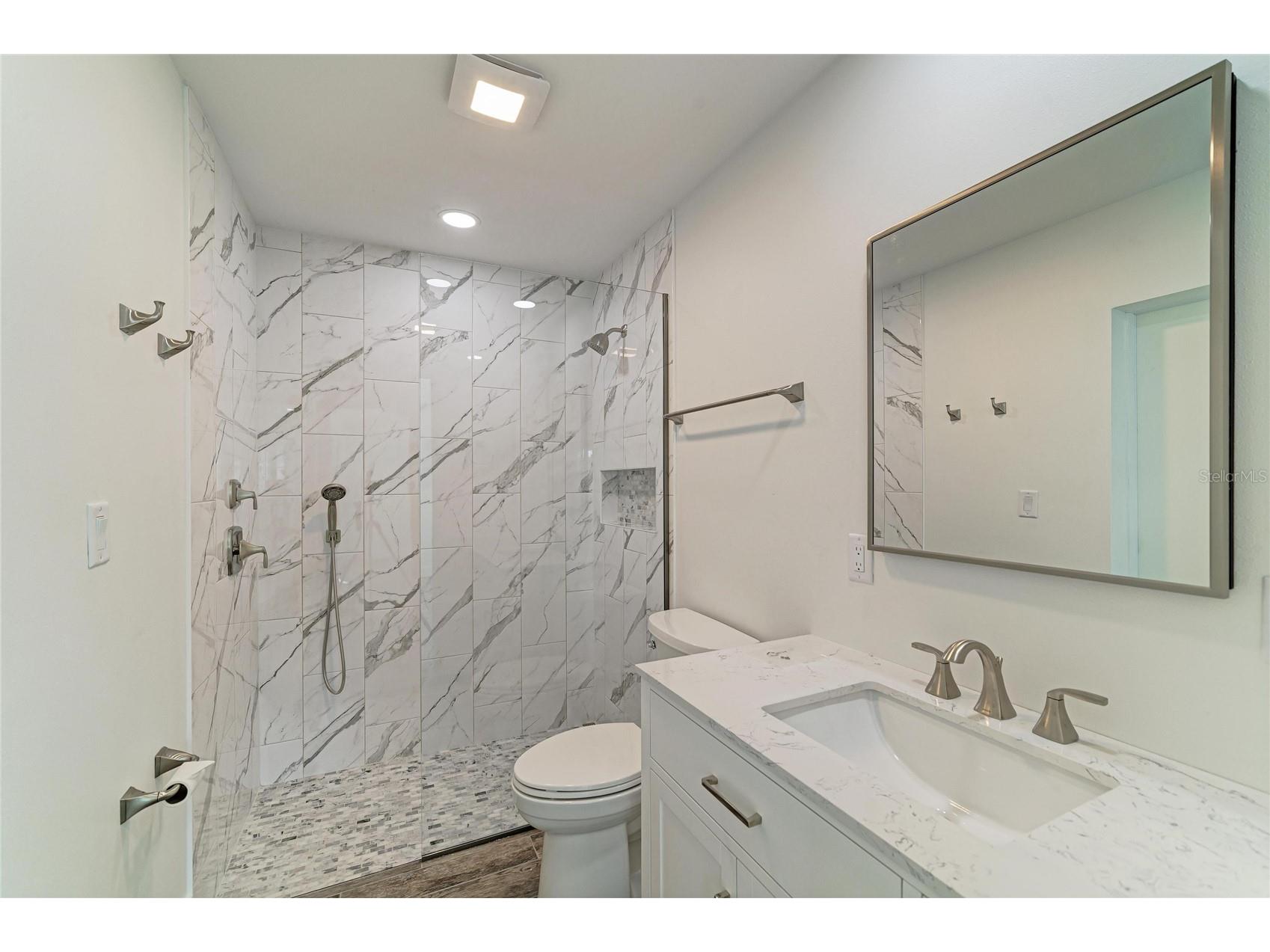 6105 7th Avenue Drive W Bradenton FL 34209 A4688111 image32
