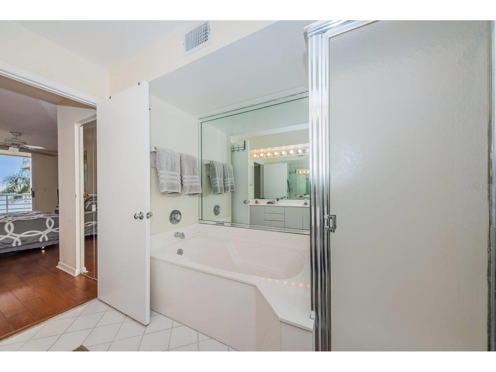 6105 Bahia Del Mar Circle #382 Saint Petersburg FL 33715 TB8474489 image17