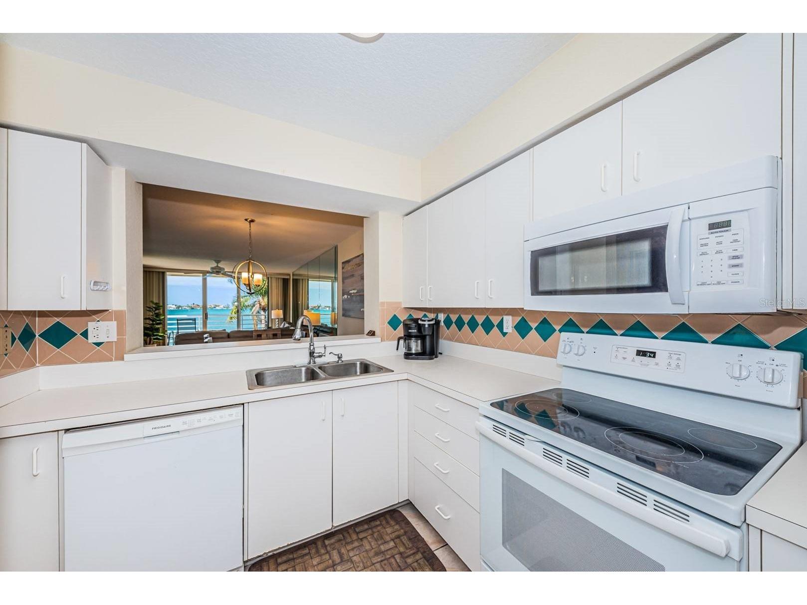 6105 Bahia Del Mar Circle #382 Saint Petersburg FL 33715 TB8474489 image4