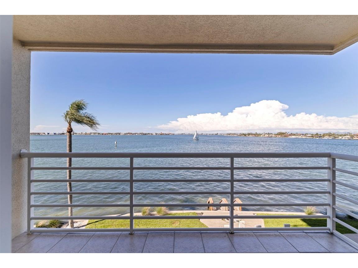 6105 Bahia Del Mar Circle #384 Saint Petersburg FL 33715 TB8410229 image2