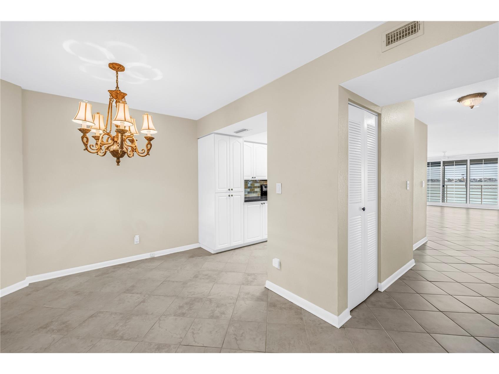 6105 Bahia Del Mar Circle #384 Saint Petersburg FL 33715 TB8472639 image8