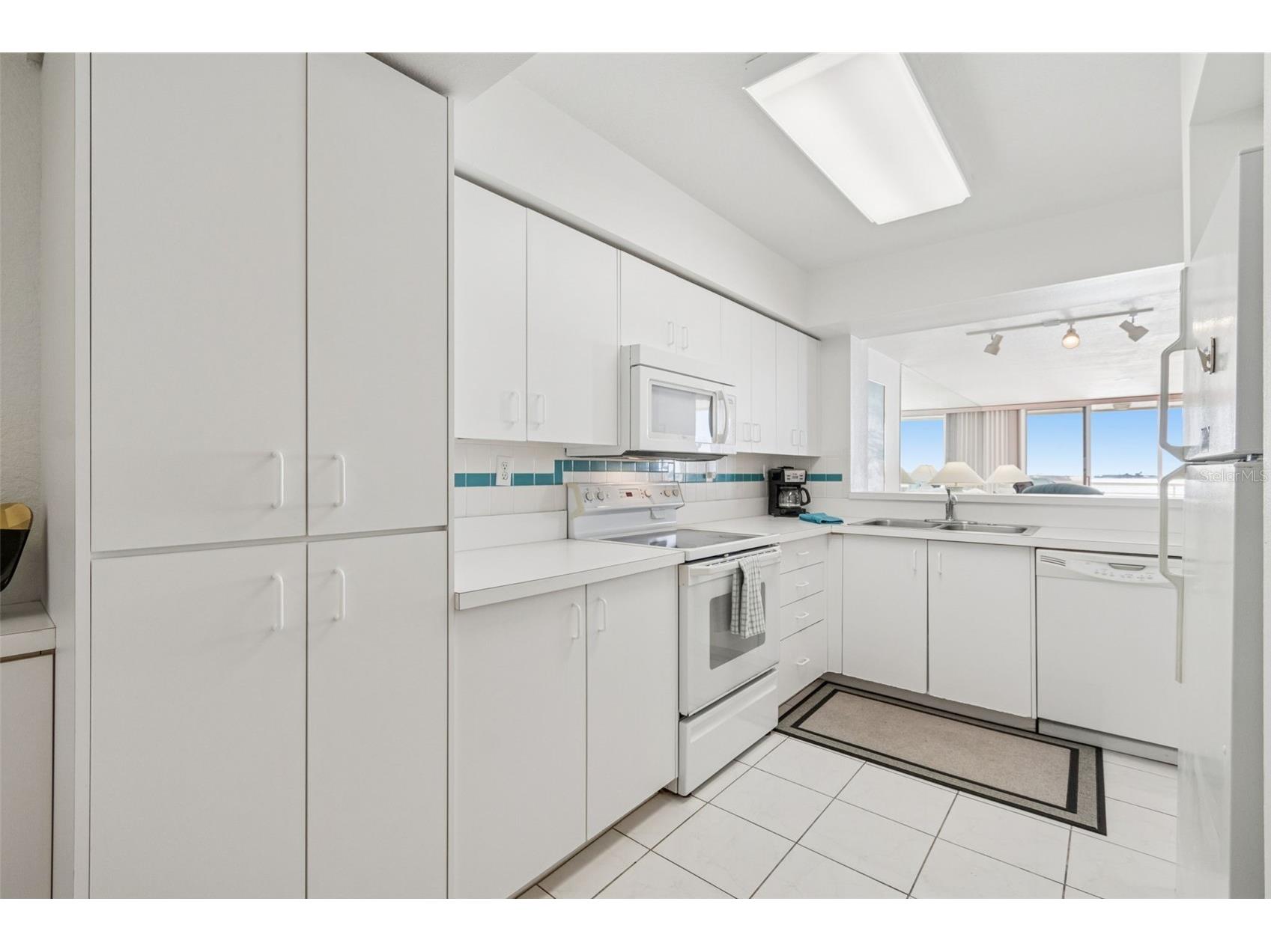 6105 Bahia Del Mar Circle #686 Saint Petersburg FL 33715 - INTRACOASTAL WATERWAY TB8469660 image14