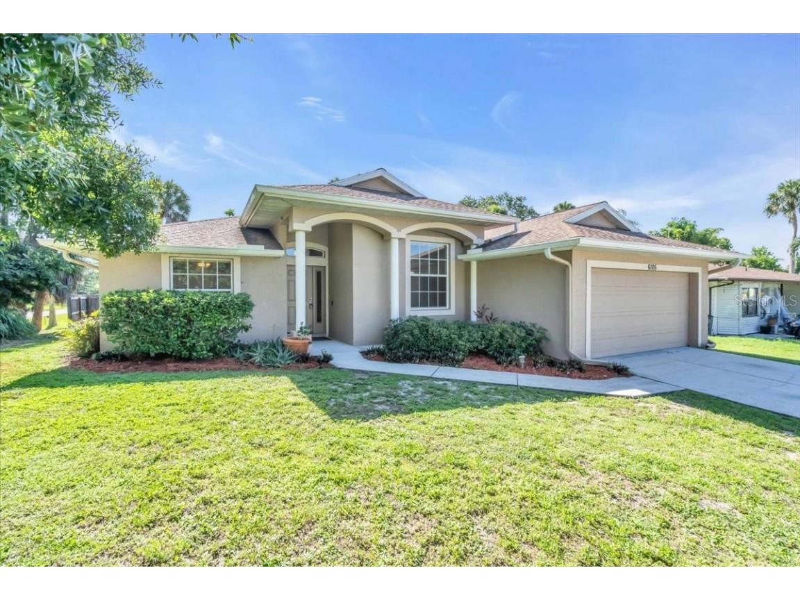 6105 Camphor Avenue Sarasota FL 34231 A4616309 image1