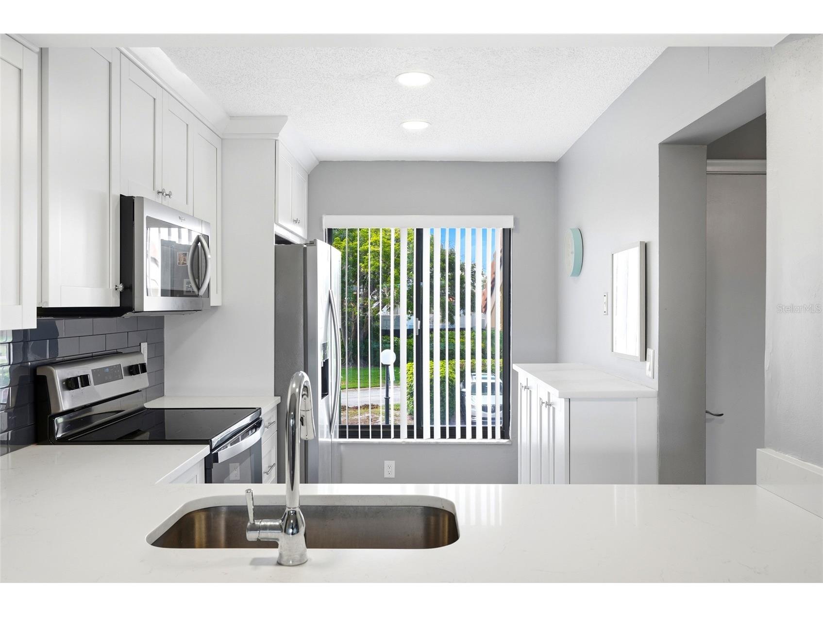 6105 Palma Del Mar Boulevard S #219 Saint Petersburg FL 33715 - BOCA CIEGA BAY TB8520605 image5