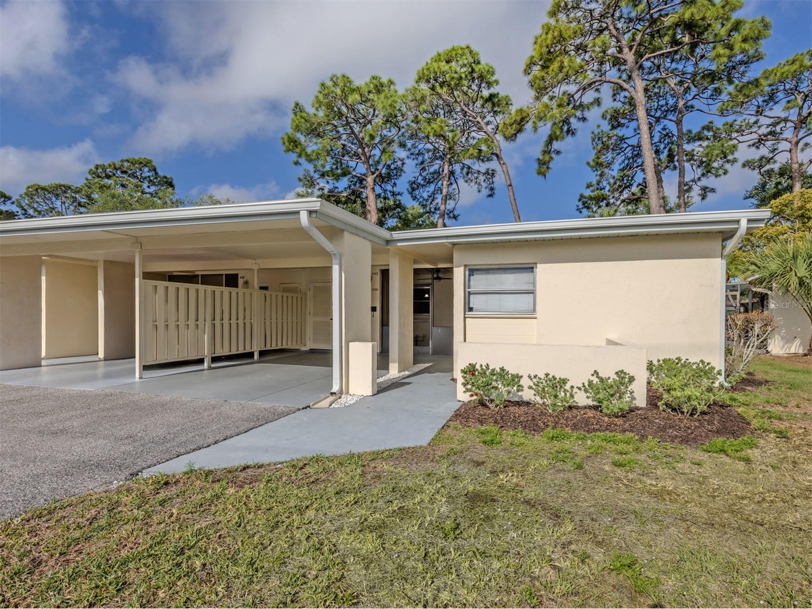 6108 Green View Drive #143 Sarasota FL 34231 N6143757 image1