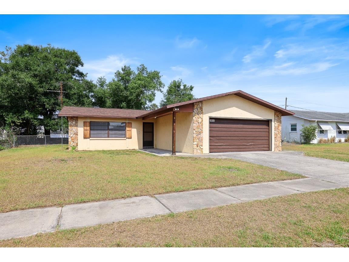 6109 16th Street Zephyrhills FL 33542 TB8382898 image1