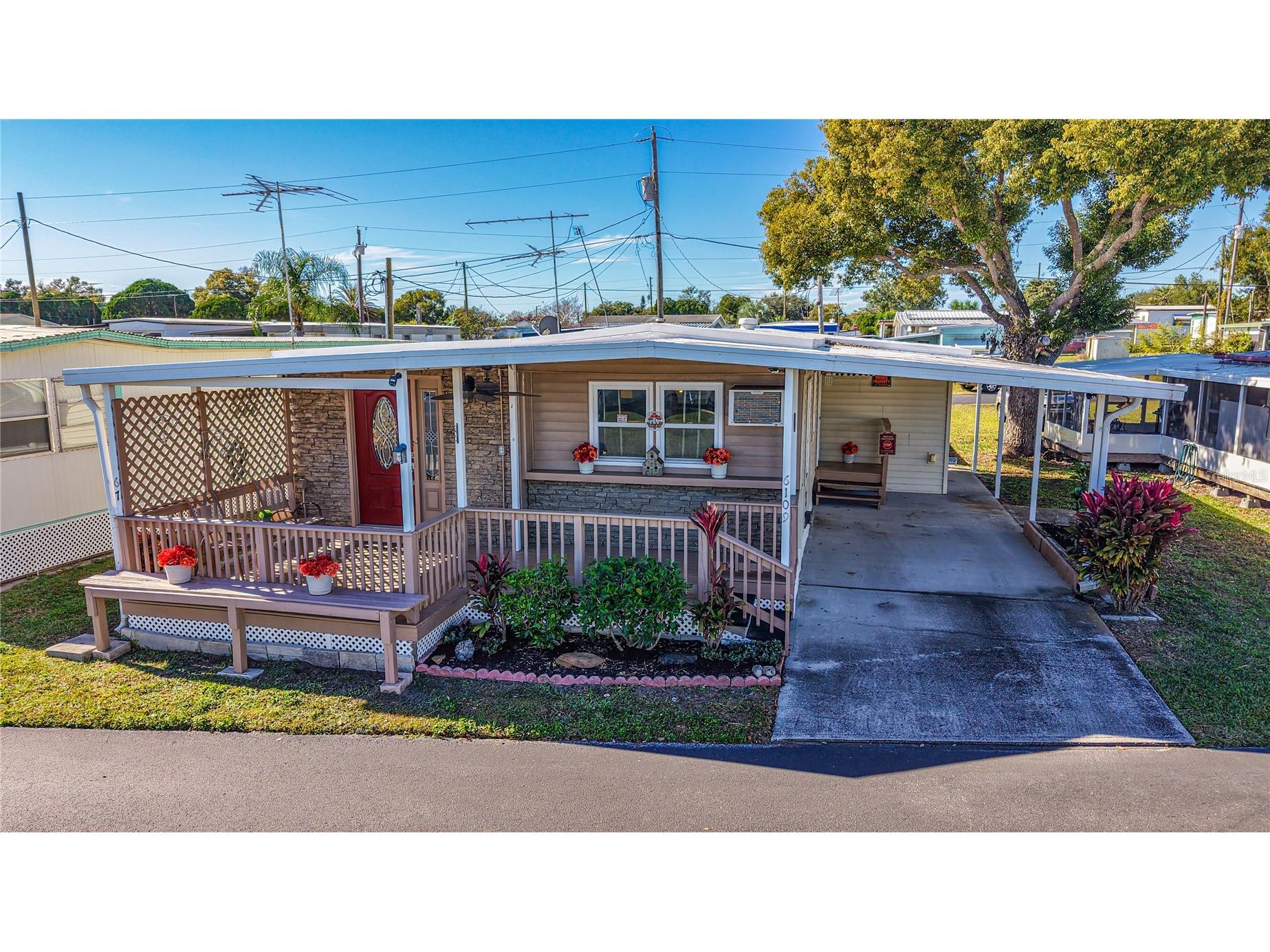 6109 Creston Street Zephyrhills FL 33542 TB8457674 image1