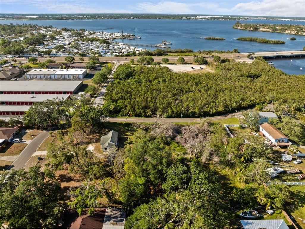 611 29th Street E Bradenton FL 34208 A4649121 image24