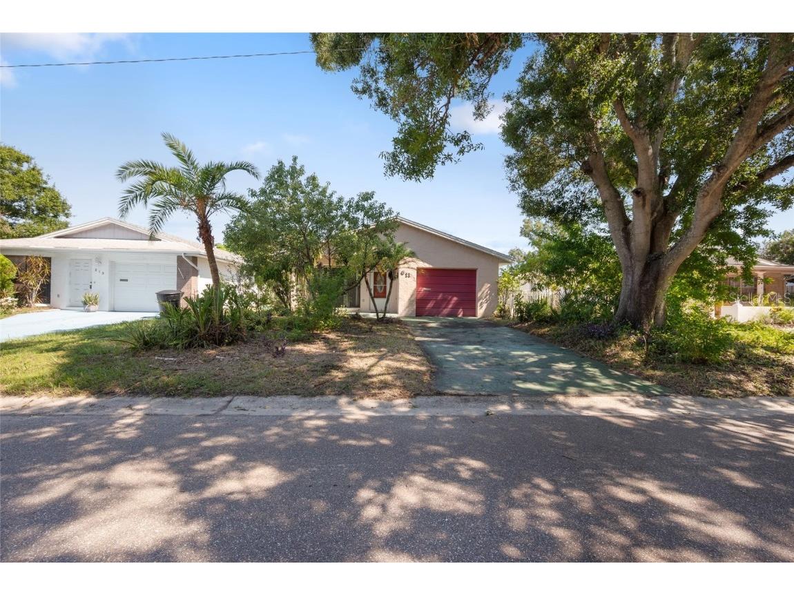 611 49th Avenue N Saint Petersburg FL 33703 TB8422919 image1