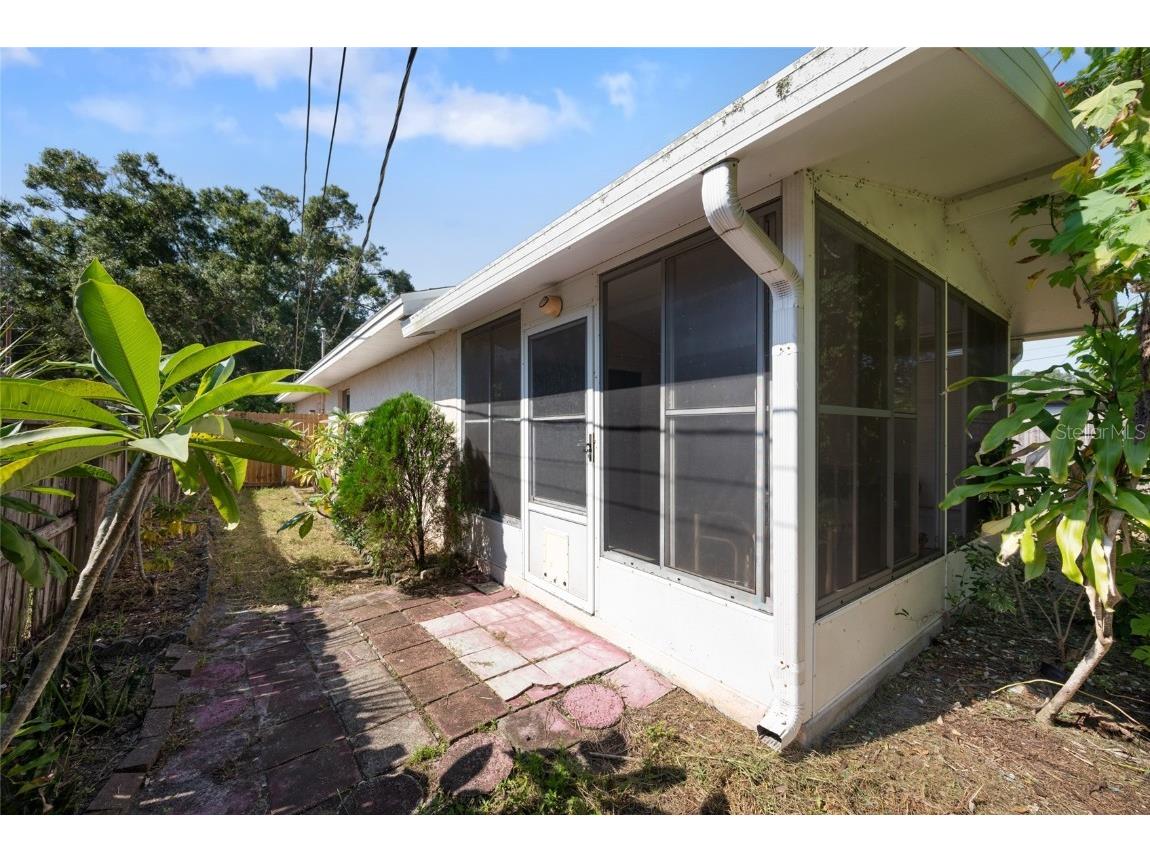 611 49th Avenue N Saint Petersburg FL 33703 TB8422919 image21