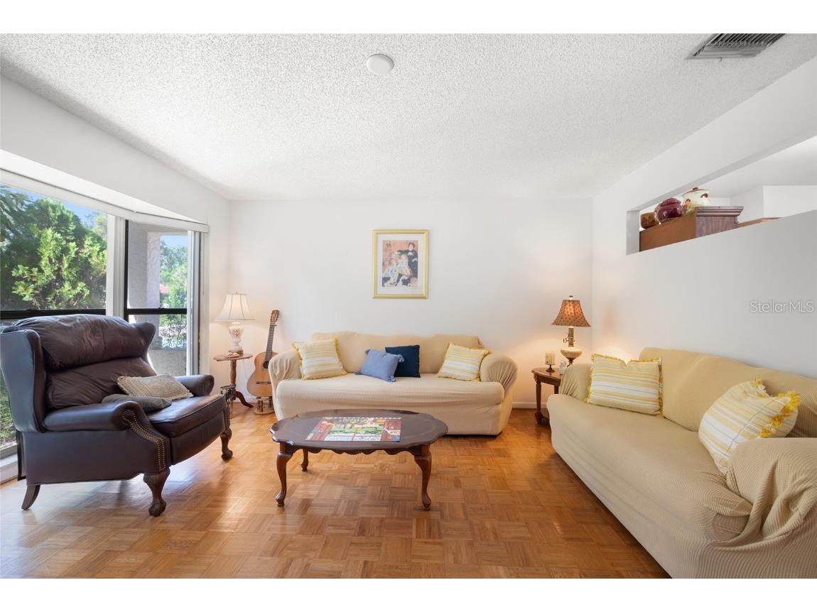 611 49th Avenue N Saint Petersburg FL 33703 TB8422919 image3