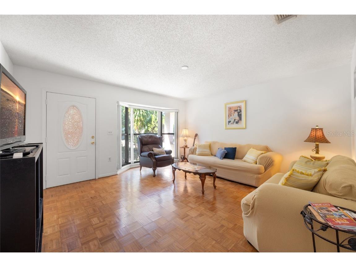 611 49th Avenue N Saint Petersburg FL 33703 TB8422919 image4