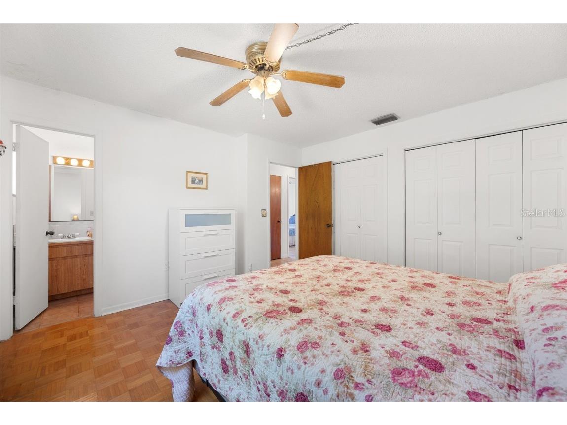 611 49th Avenue N Saint Petersburg FL 33703 TB8422919 image9