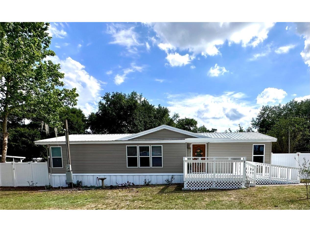 611 4th Street Polk City FL 33868 L4936361 image1