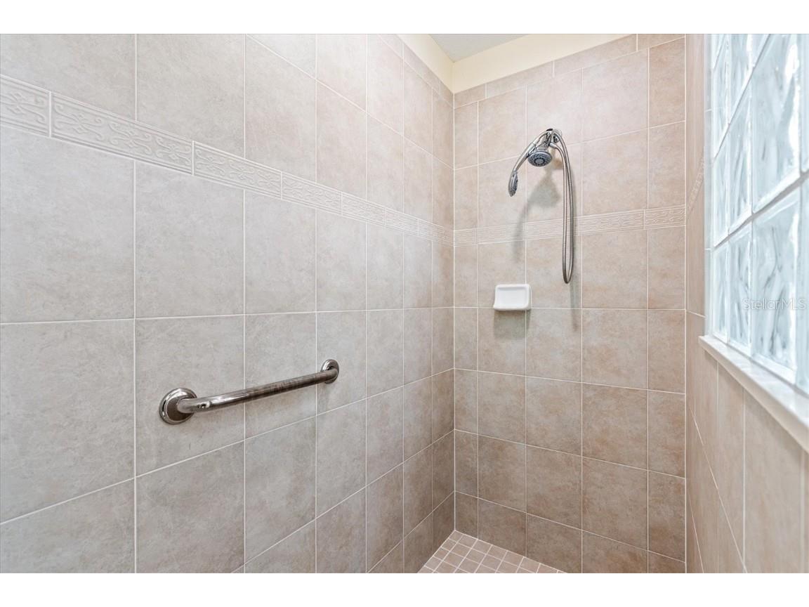 611 Allenwood Loop The Villages FL 32162 OM703789 image18