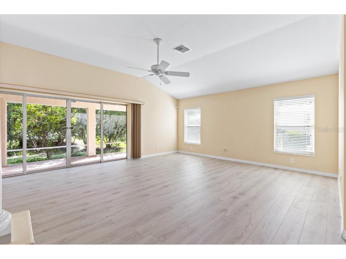 611 Allenwood Loop The Villages FL 32162 OM703789 image8