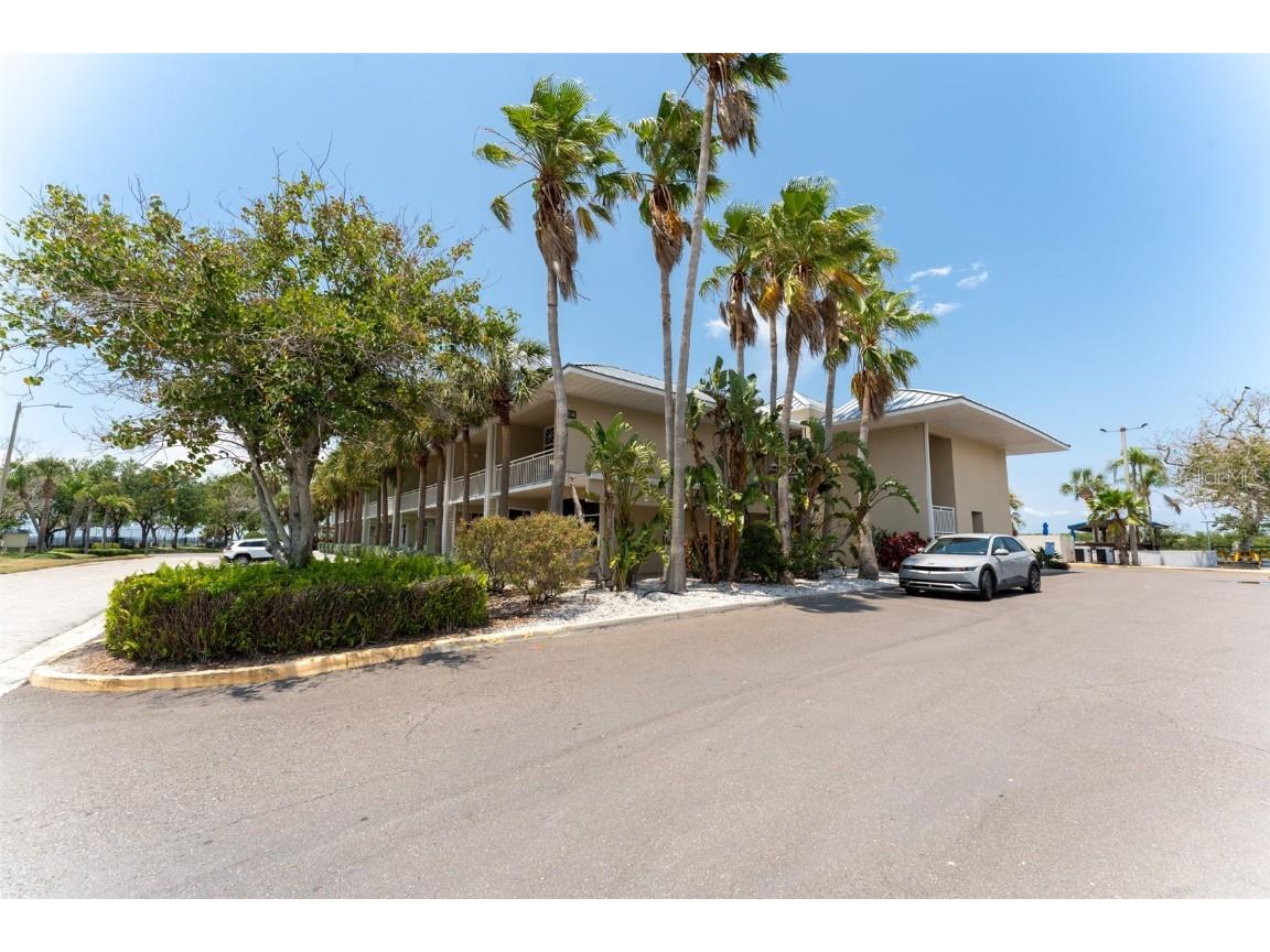 611 Destiny Dr #509 Ruskin FL 33570 TB8390051 image40